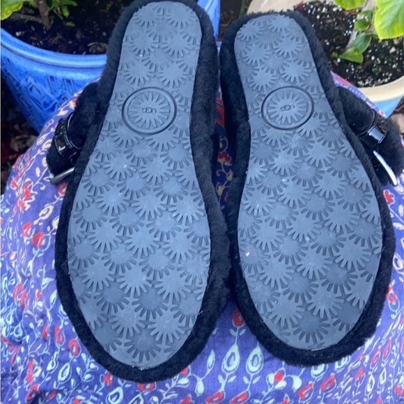 ❤️ UGG Fuzz Yeah Plush Black Slides / Slippers / Sandals ❤️ - Picture 10 of 13